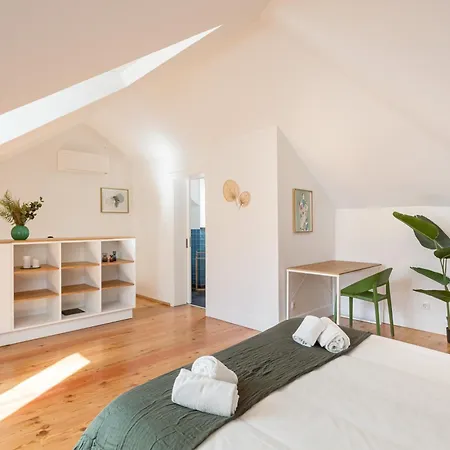 Joivy Stunning Downtown Flats